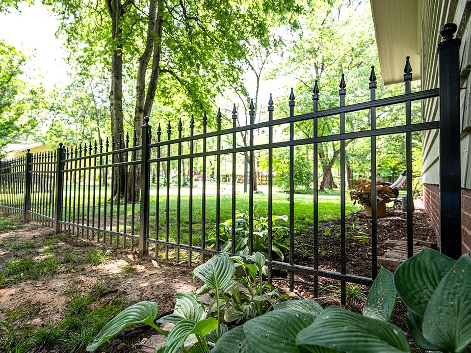 Aluminum fence in Louisville Kentucky